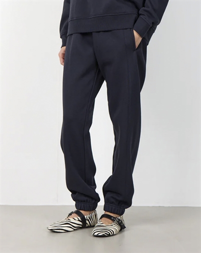  LR-Nuka 8 - Dark Navy - Leveté Room